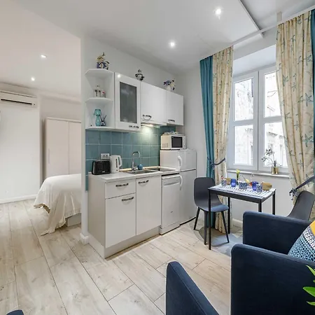 L & L Old Town - Lacroma *