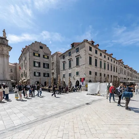 L & L Old Town - Lacroma * Dubrovnik